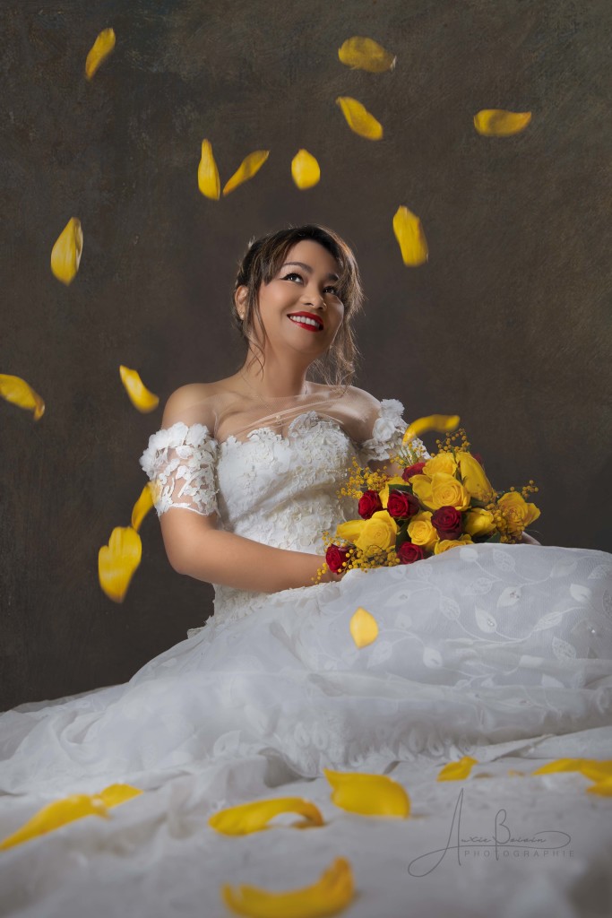 Détail poétique de la mariée, photographie de mariage fine art par Auxie Boivin.